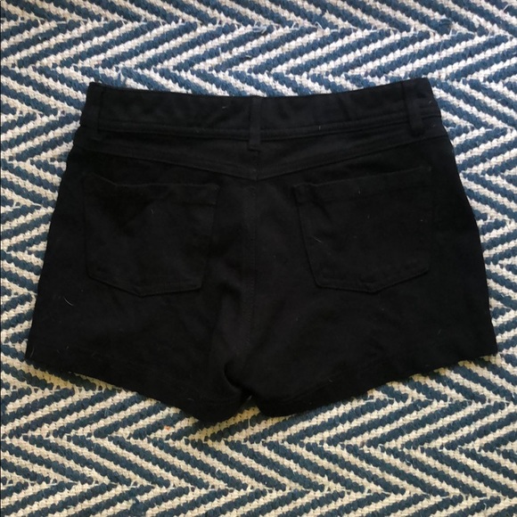 Soft black shorts - Picture 2 of 2